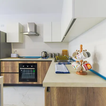 아파트 Spacious Brand New Apartment 3 Bdr 2 Bth Balcony