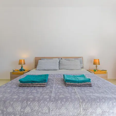 Spacious Brand New Apartment 3 Bdr 2 Bth Balcony Apartment St. Paul's Bay