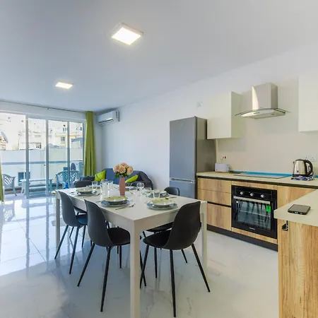 Spacious Brand New Apartment 3 Bdr 2 Bth Balcony Apartment