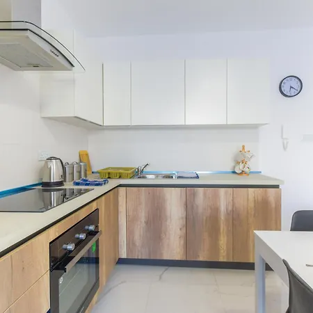 Spacious Brand New Apartment 3 Bdr 2 Bth Balcony Apartment St. Paul's Bay